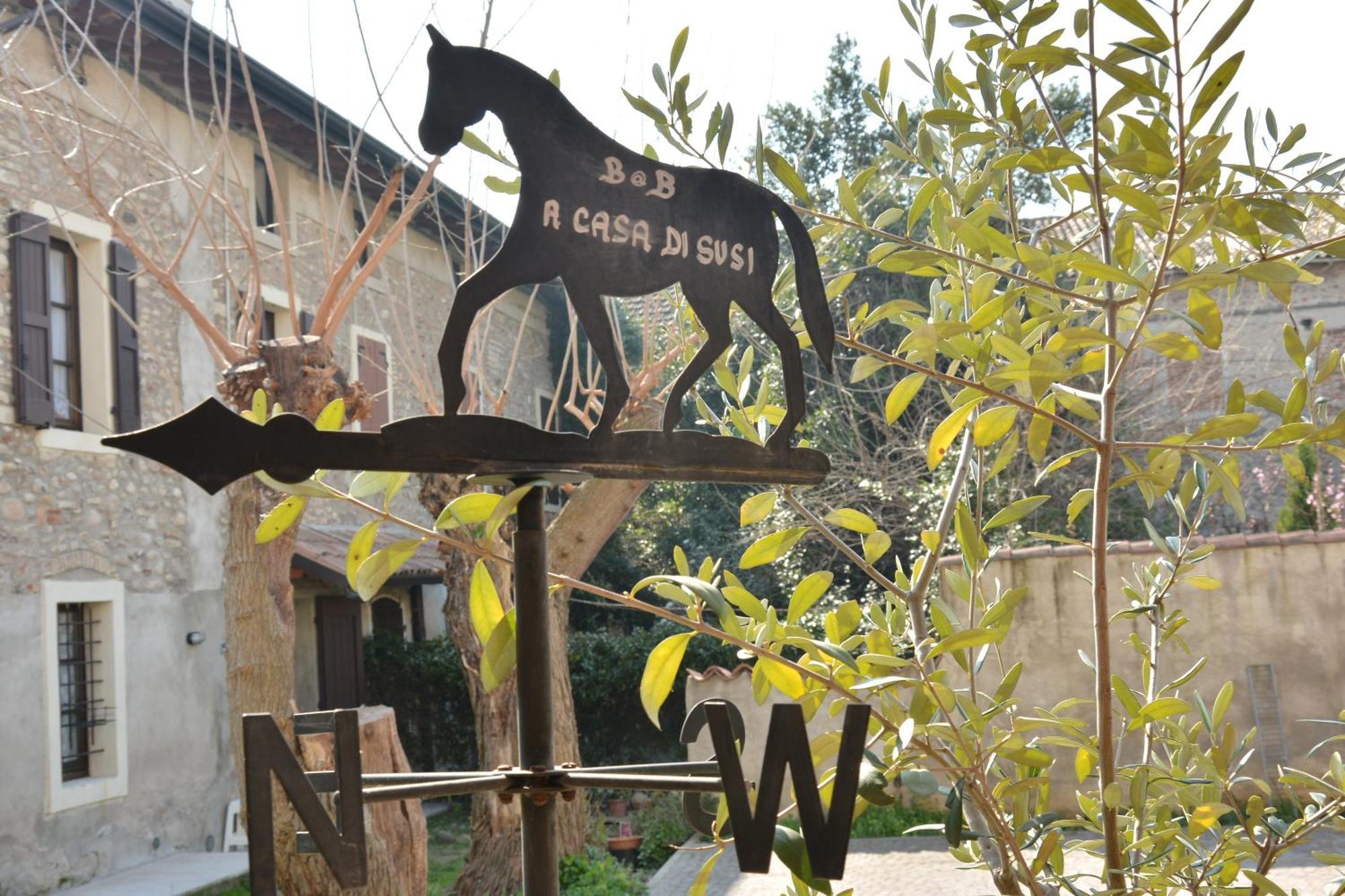 A Casa Di Susi Bed and Breakfast Castelnuovo del Garda Δωμάτιο φωτογραφία